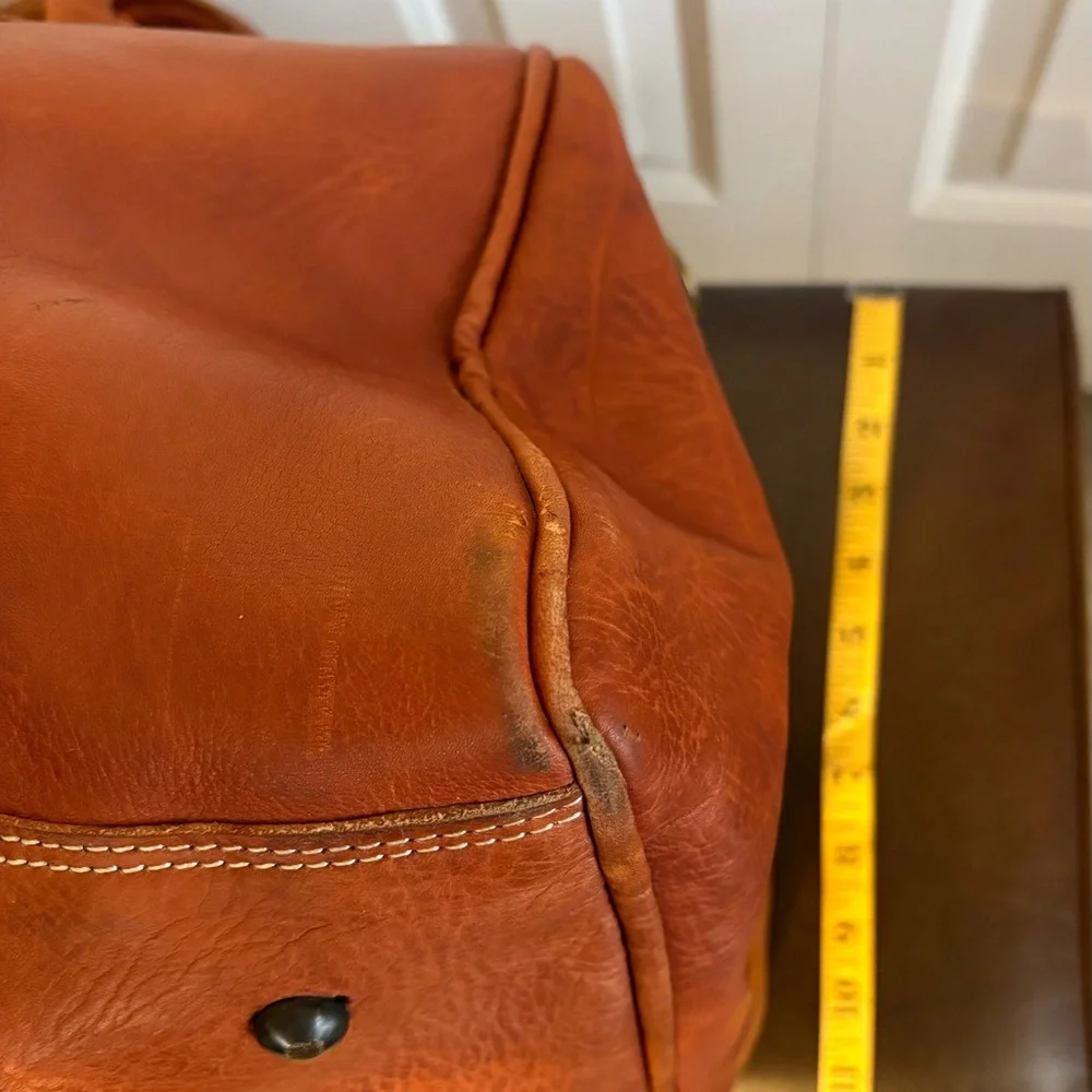 MUST SEE! 11”Hx22”Wx11”D Vintage, X-Large Leather Duffel Bag in Rich Brown